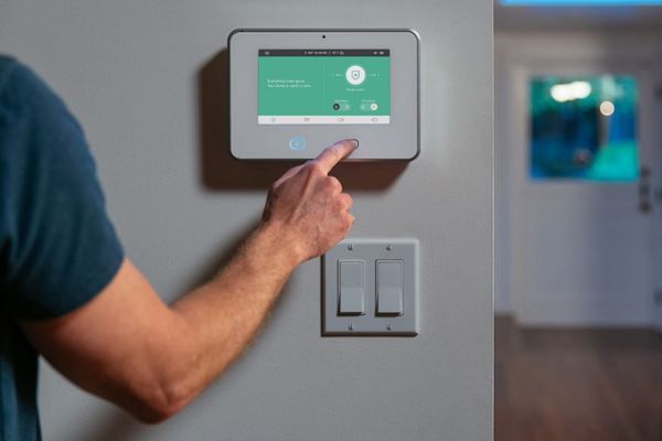 Best Security Camera System for Apartment Building