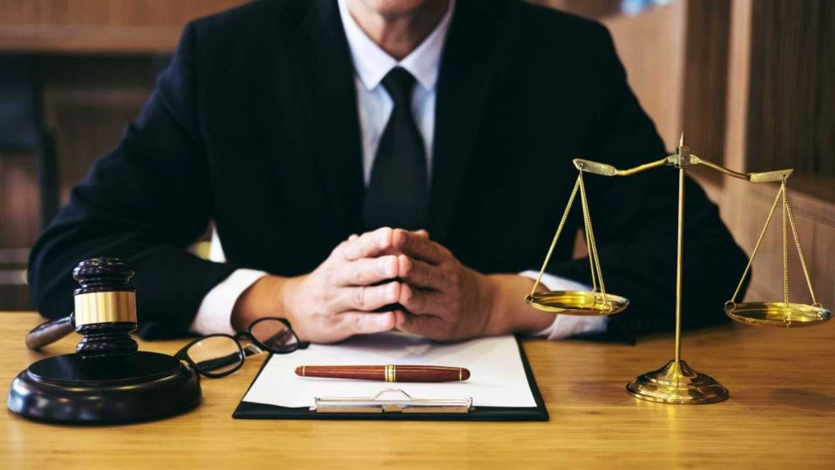 An Easy Guide To Starting Your Lawyer Career